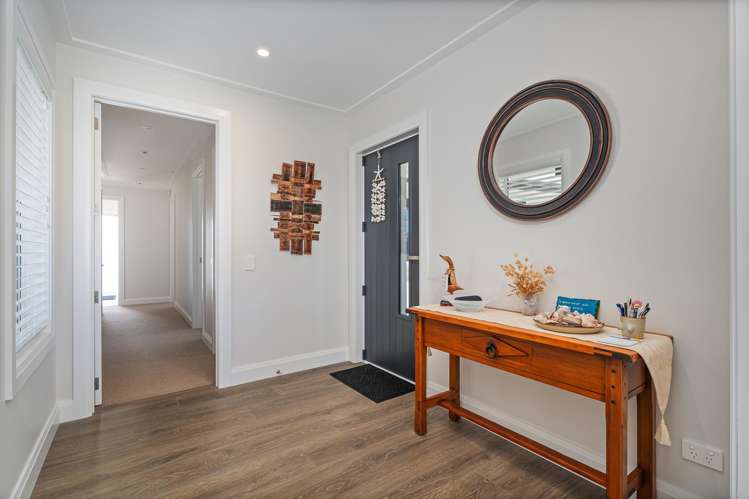 112 Ocean Close Matarangi_15