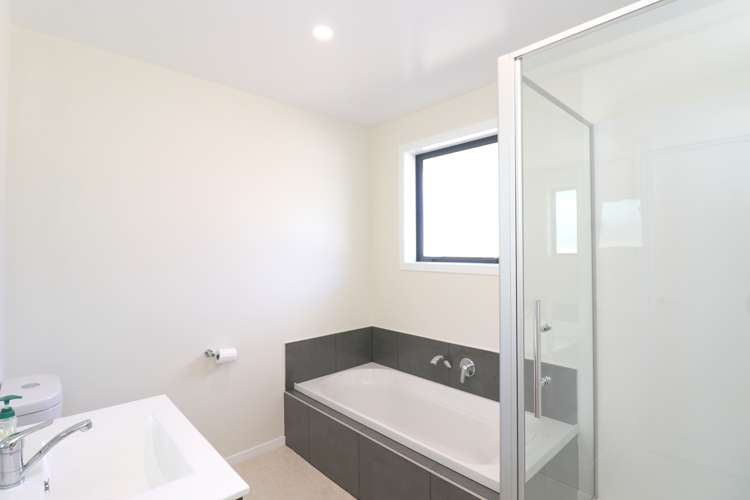 213 Queens Drive Windsor_21