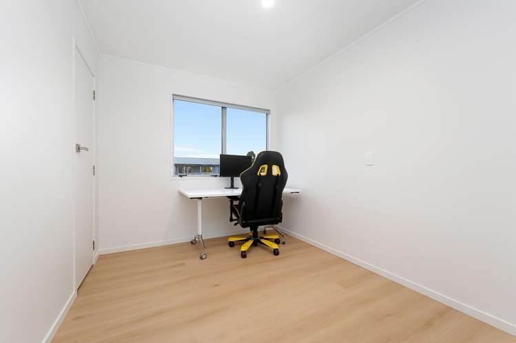 12 Raelene Place Massey_12