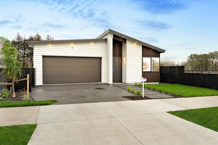 13 Kendall Road Wainui_1