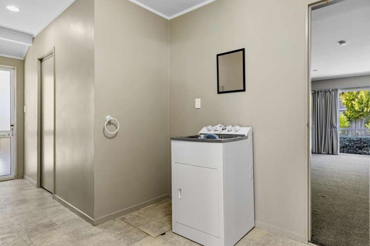 1 and 2/20 Stanley Street Wharewaka_26