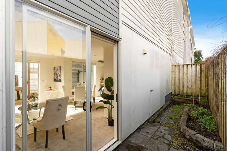 60/3 Wagener Place Mount Albert_12