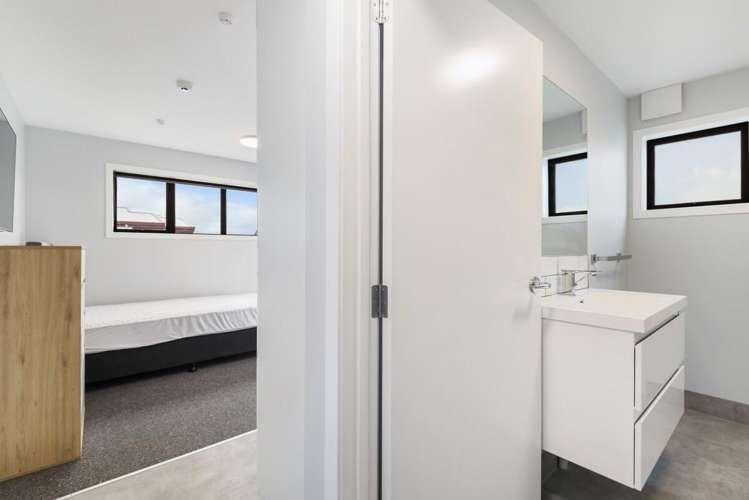 169 Chapel Road Flat Bush_11