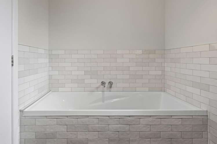 60 Kingswood Road Brookfield_14