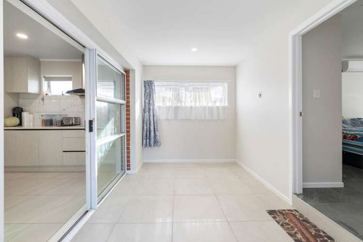 16 Farnborough Crescent Mangere_7