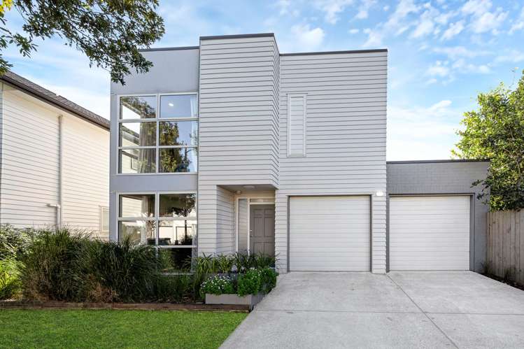 12 Phar Lap Crescent_0