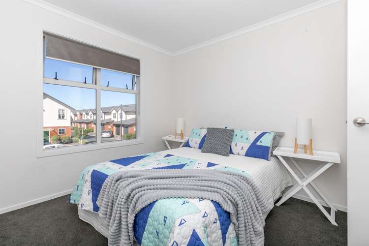 75 Chiefs Court Hamilton East_12