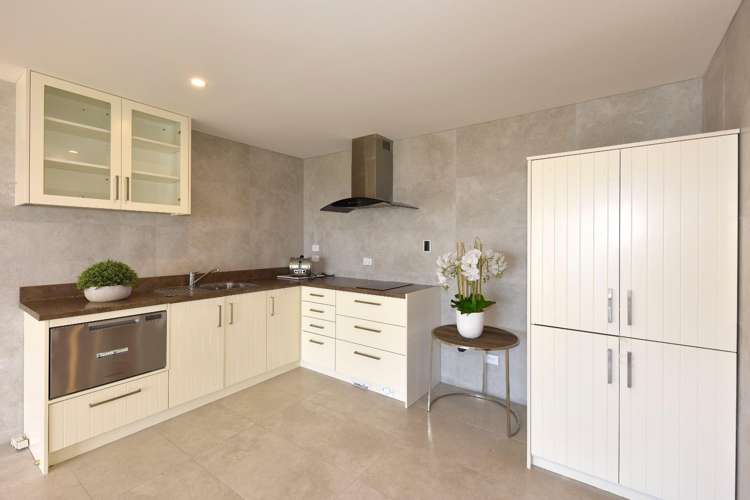  16 Hurst Seager Lane Clifton_24