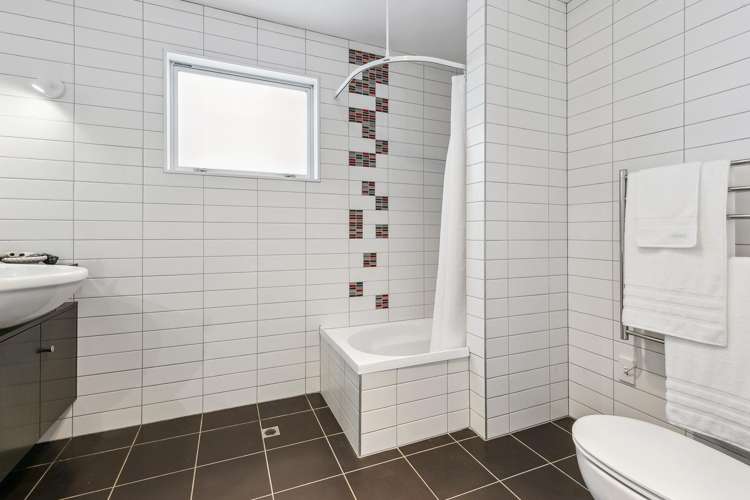 51b Herald Street Berhampore_12