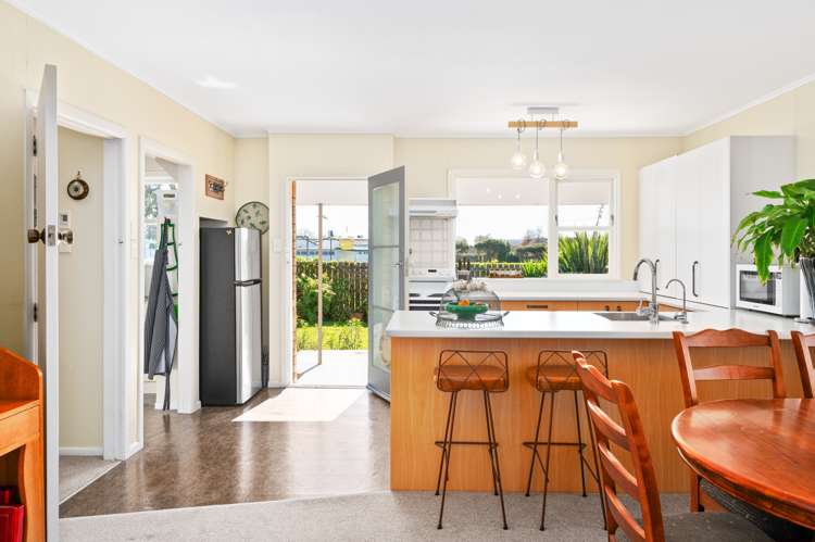 17 Scott Avenue Hamilton East_3