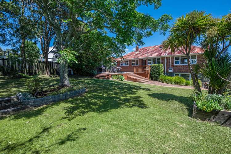 279 Glengarry Road Glen Eden_12