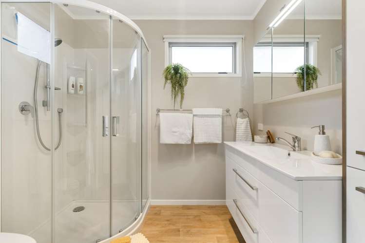 8 Babington Place Torbay_6