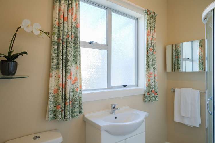 44 Manapouri Street Ravensbourne_13