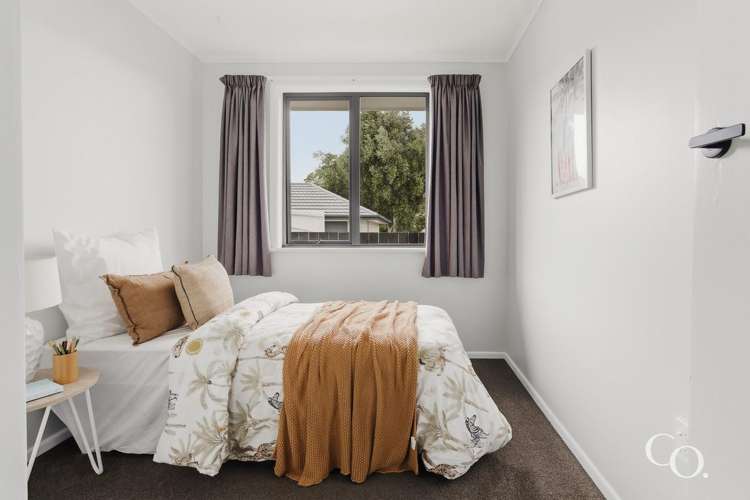 13 Bristol Avenue Brookfield_13