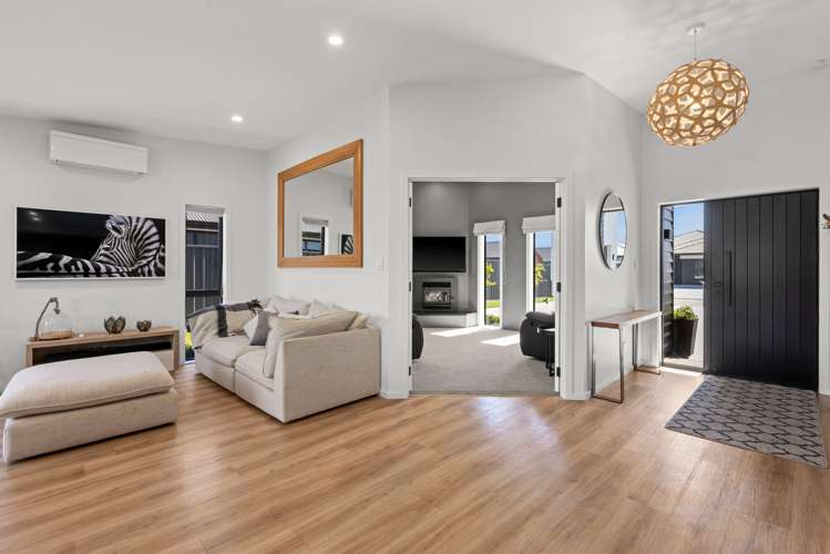 27 Hikawera Drive Frimley_8