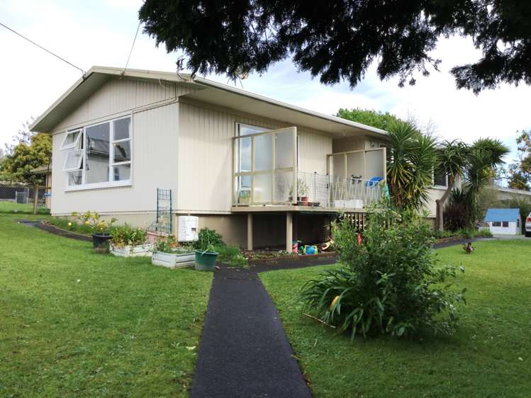 15 Craigbank Avenue New Lynn_0