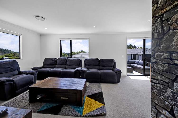 34 Honeyfield Drive Whalers Gate_17