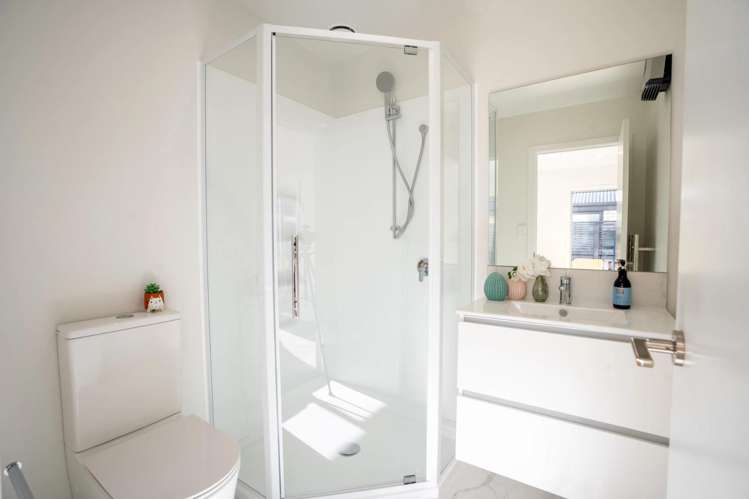 1/75 Barton Street Woolston_7