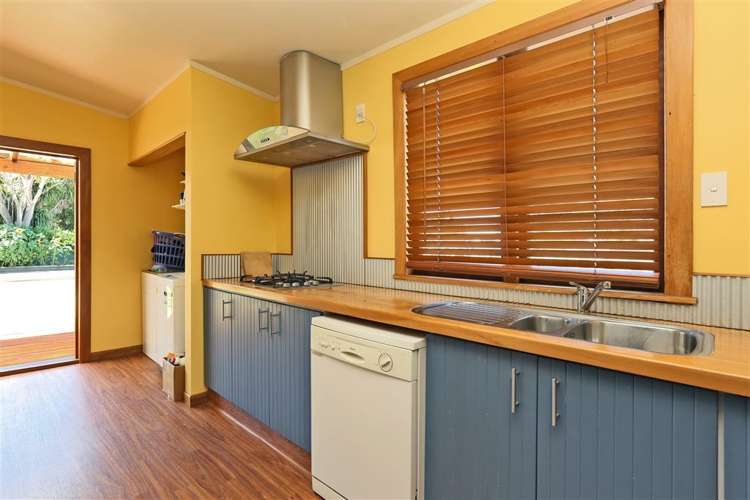 10 Railway Road Whakatu_6