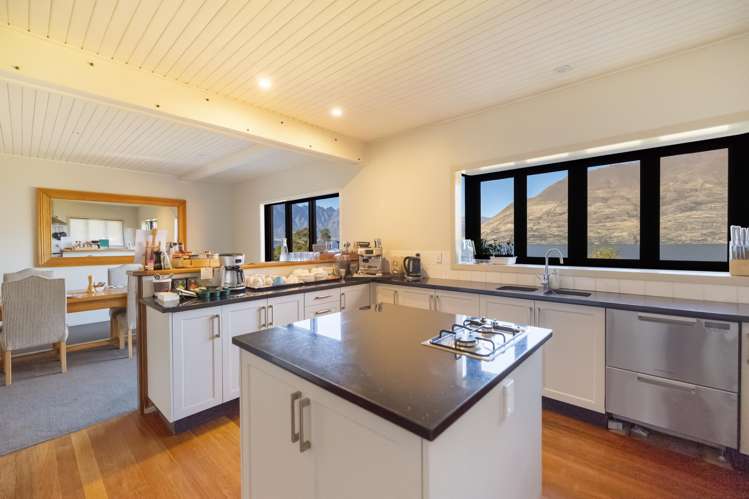 28 Evergreen Place Sunshine Bay_11