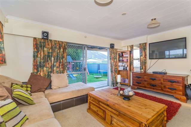 6 Haylock Grove Totara Park_3