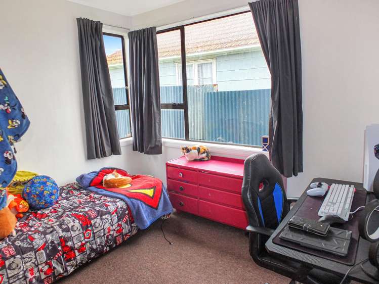 8 Russell Street Foxton_13