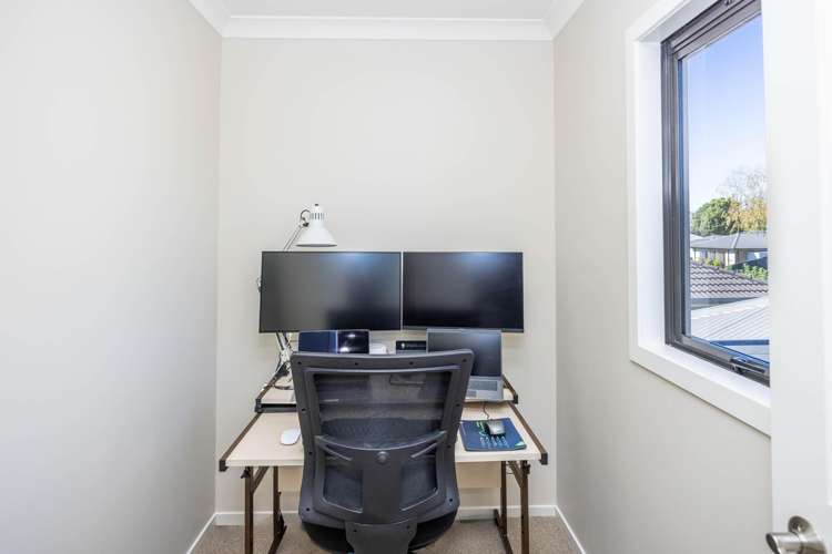 72 Barrington Drive Huntington_16