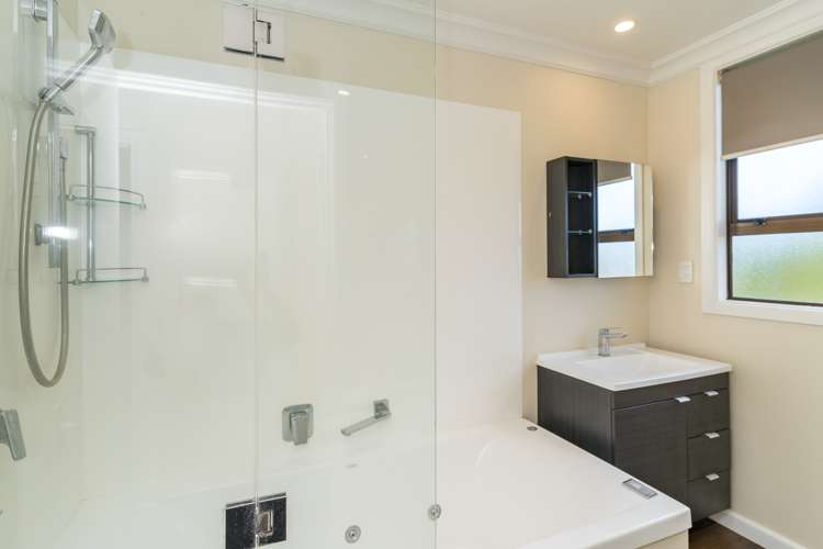 17 Dunedin-Waitati Road Dalmore_21