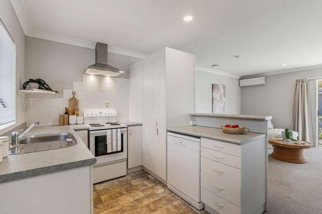 1/2 Doment Crescent Orewa_3