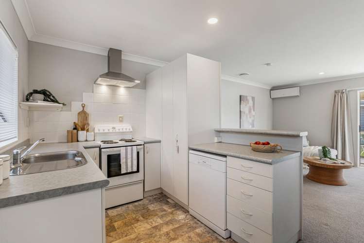 1/2 Doment Crescent_2