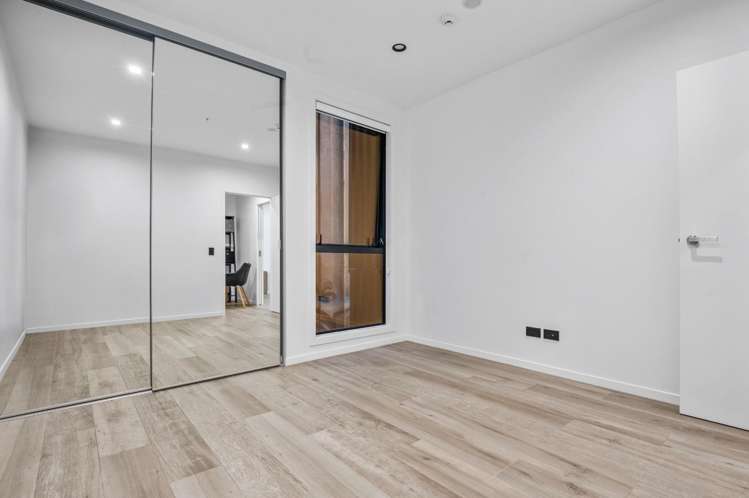 1/3 Vinegar Lane 10031_10