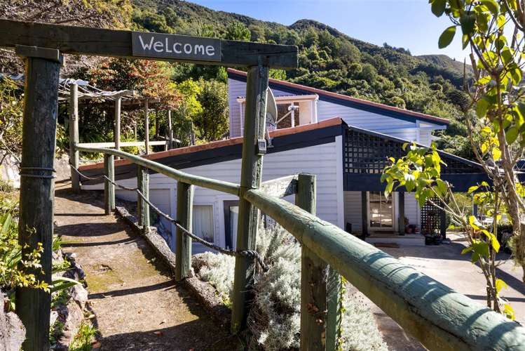 577 Queen Charlotte Drive Havelock_5