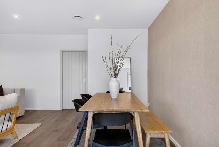 1/11 West Place Greenmeadows_16
