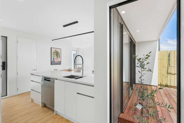 2/5 Clarence Street South Addington_4