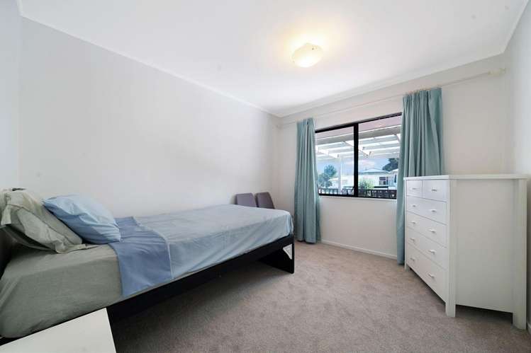 1/76 Chilcott Road Henderson_9