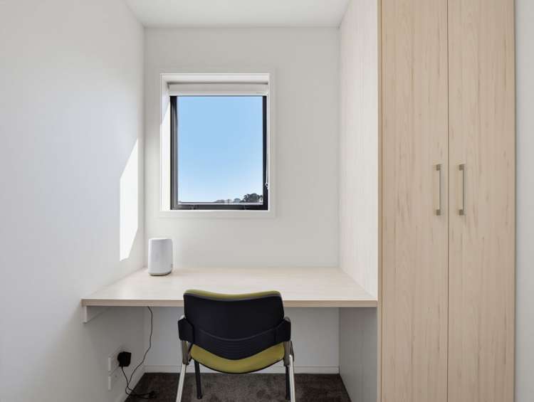 2/180 Marine Parade New Brighton_13