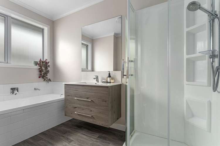 15 Kakariki Drive Coastlands_12