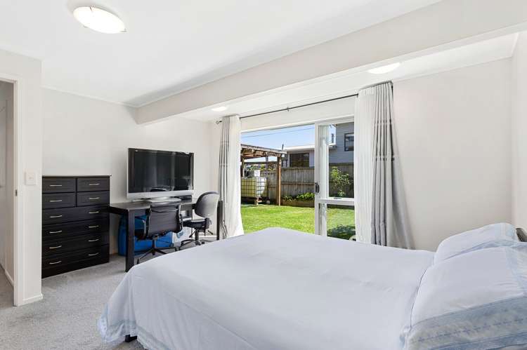 2/91 Deep Creek Road Waiake_20