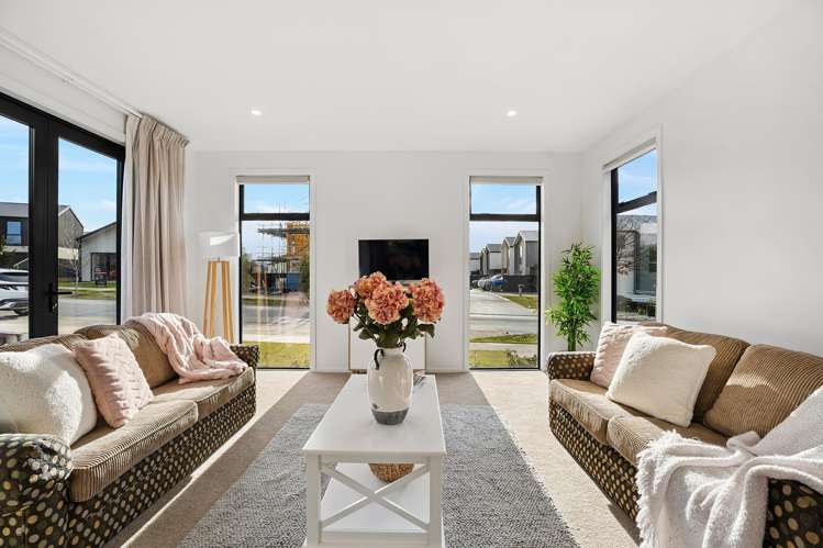 37 Wallis Drive Cromwell_1