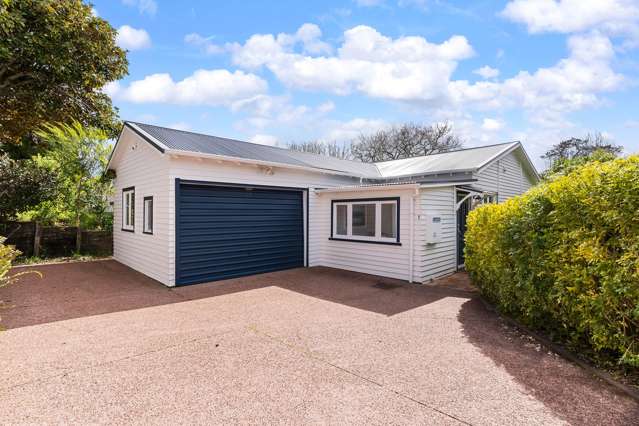 1930's Cottage in Prime Location