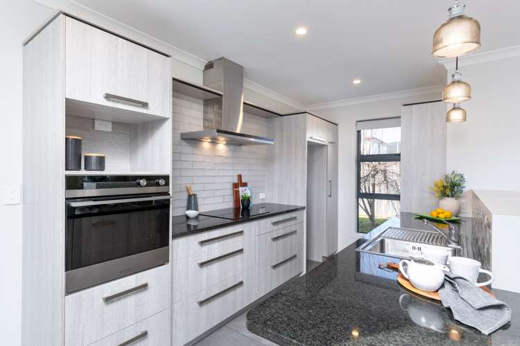 4 Yeats Grove Trentham_2