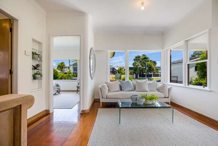 70 Seacliffe Avenue Narrow Neck_11