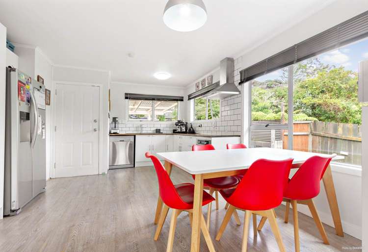 38 Sylvan Crescent Te Atatu South_12