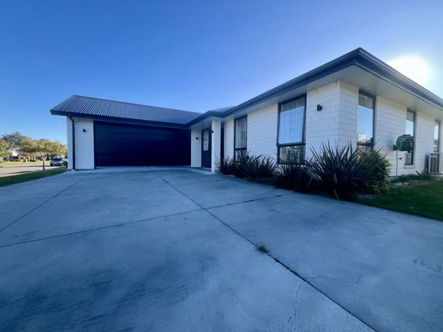 Modern 4 bedroom home in Braebrook