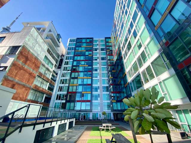 Carpark, Pool, and Gym Included!