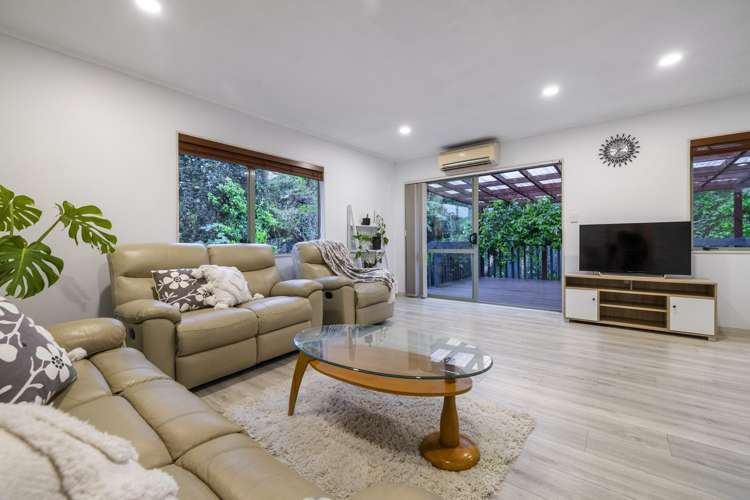 2/8 Tallington Crescent Torbay_24