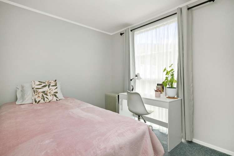 2 Orewa Grove Wainuiomata_10