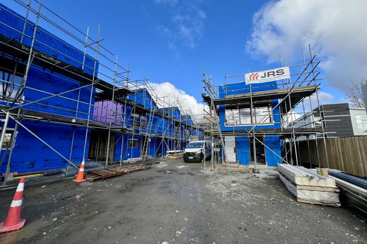 130 Holly Road_1