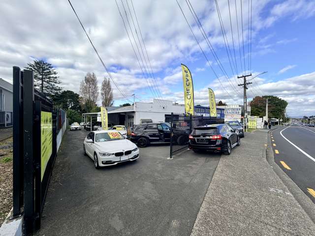 Showroom, Workshop & Yard, High Exposure Location