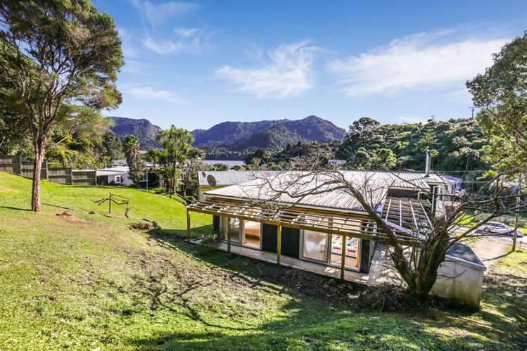 39 Foster Avenue Huia_2